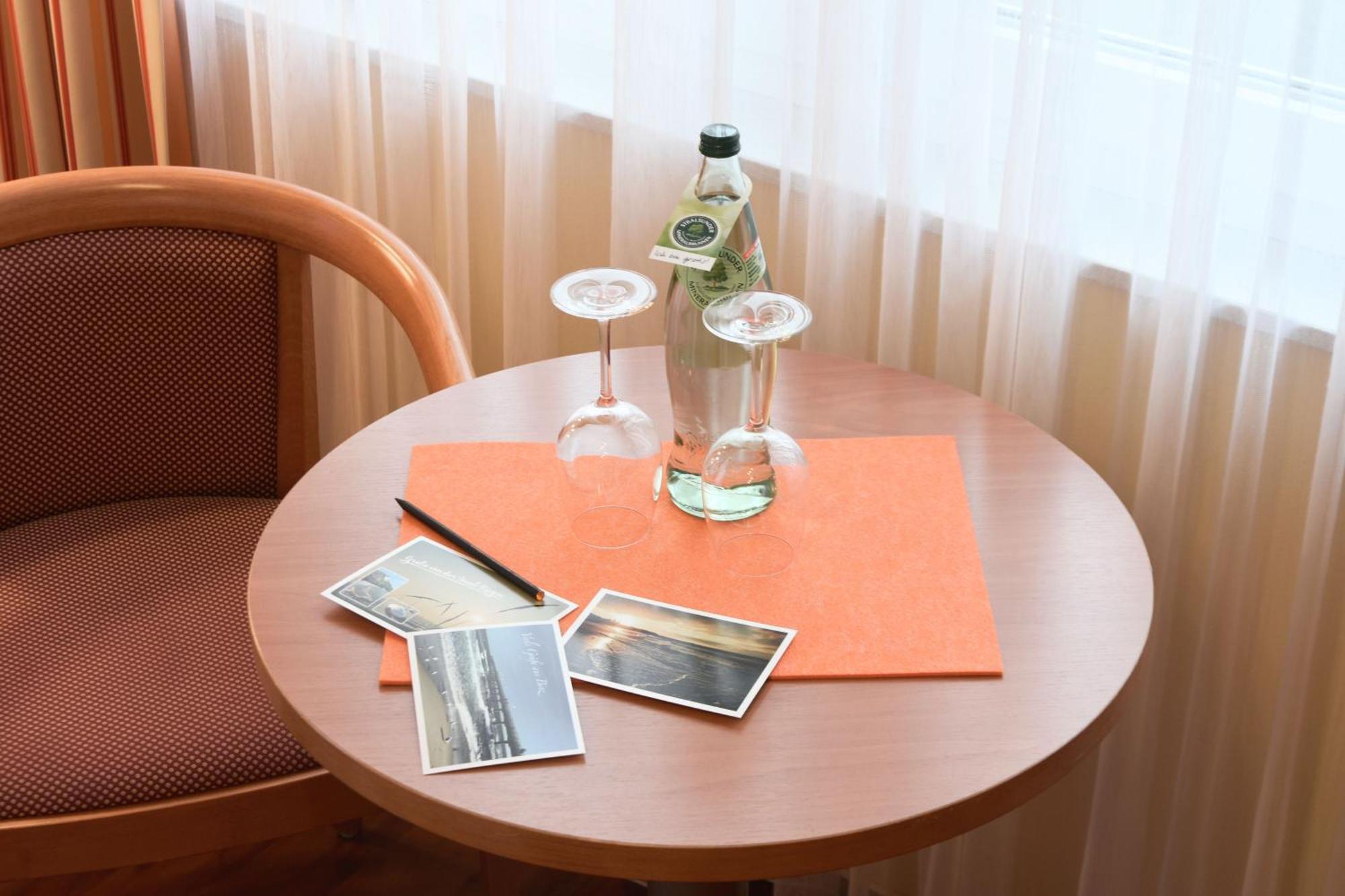 Pension Sanddorn Mit Cafe Carlssons บินซ์ ภายนอก รูปภาพ