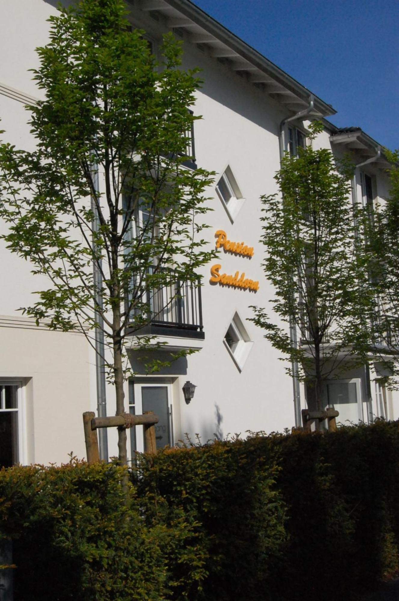 Pension Sanddorn Mit Cafe Carlssons บินซ์ ภายนอก รูปภาพ