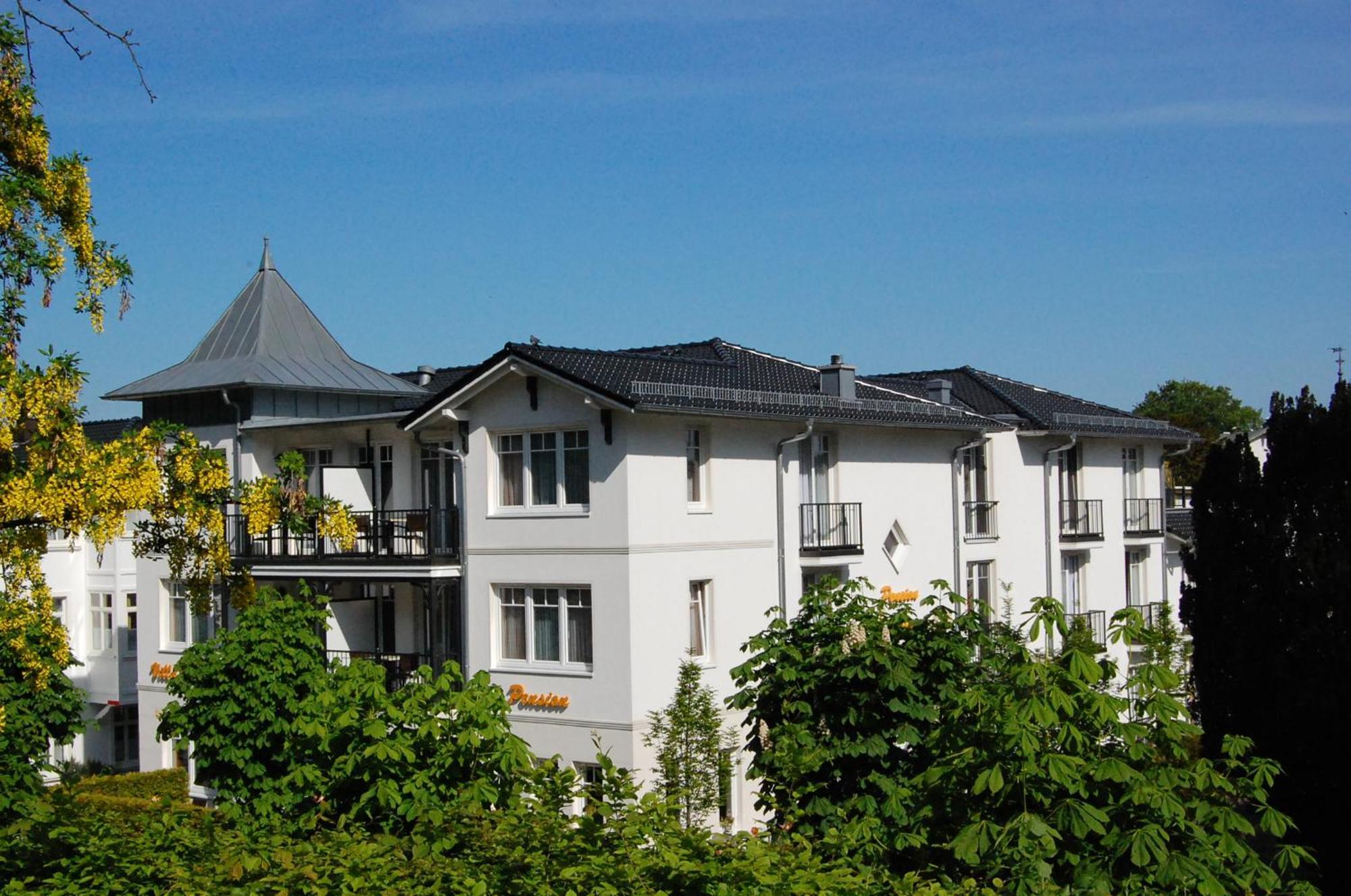 Pension Sanddorn Mit Cafe Carlssons บินซ์ ภายนอก รูปภาพ